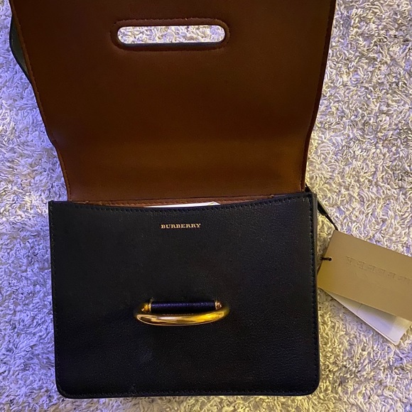 Burberry Bag - Picture 6 of 9